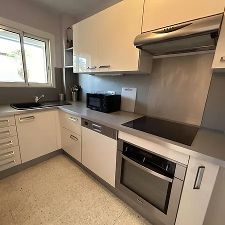 Familial Proche Avec Parking, Climatisation Et Balcons - 6 Couchages - Fr-1-250-70 Appartement *