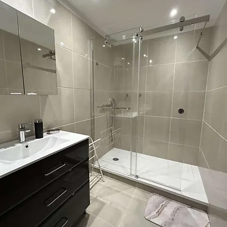 Appartement Familial Proche Avec Parking, Climatisation Et Balcons - 6 Couchages - Fr-1-250-70 *